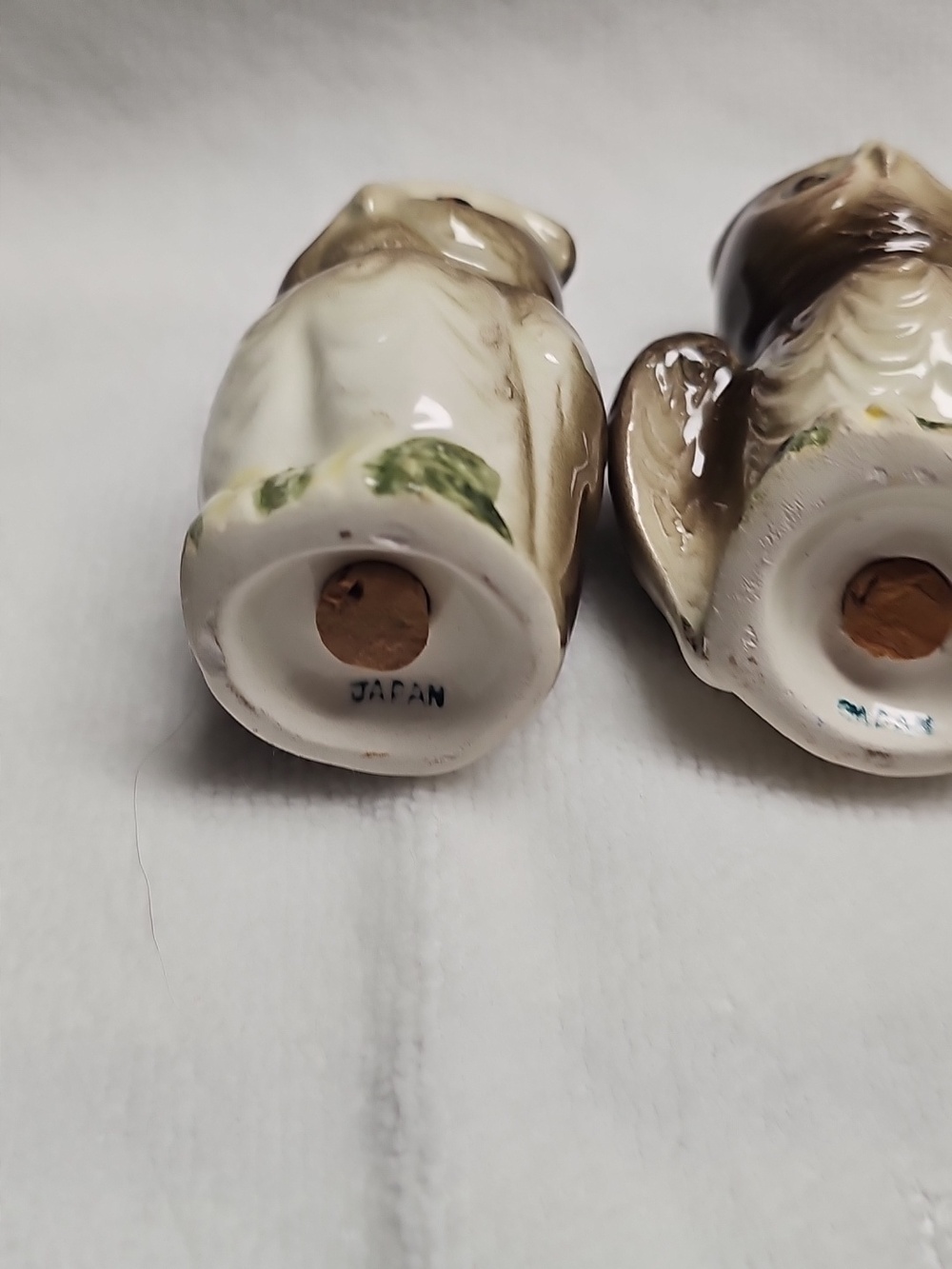 Vintage Ceramic Owl Figurine Pair in Brown and Cream - Decorative Home Art - Picture 3 of 4
